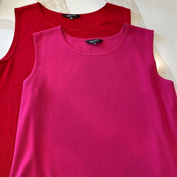 NWOT lot of 2 Misook sleeveless sweaters in red and pink - Picture 1 of 6
